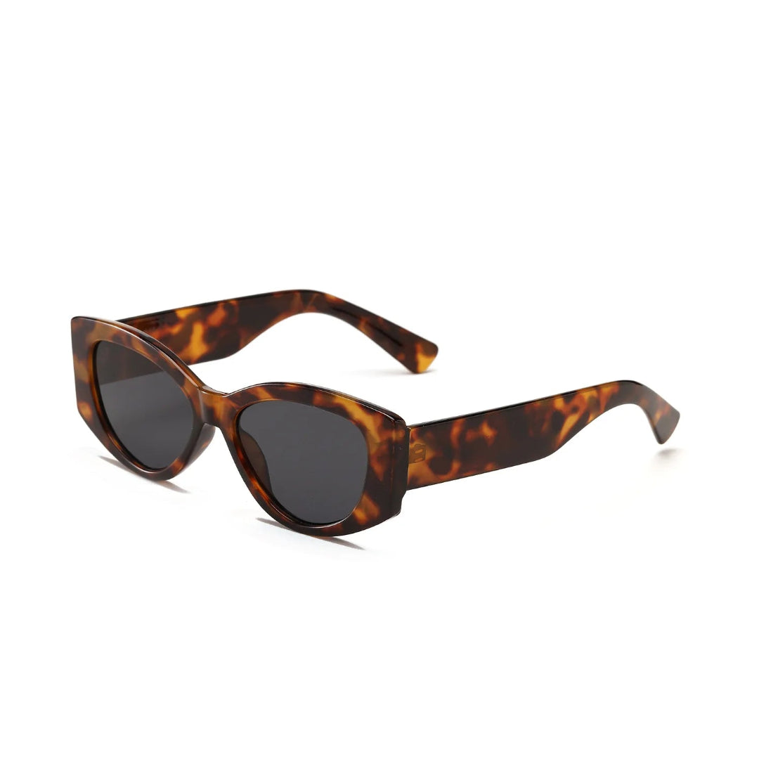 Aravie women’s cat-eye sunglasses in Tortoise frame with Black lenses, right 3/4 angle on white background
